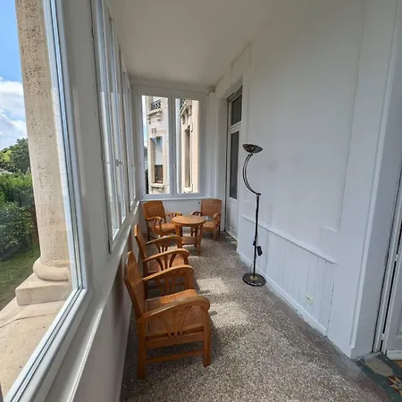 Charmante Historique Avec Jardin Apartment *